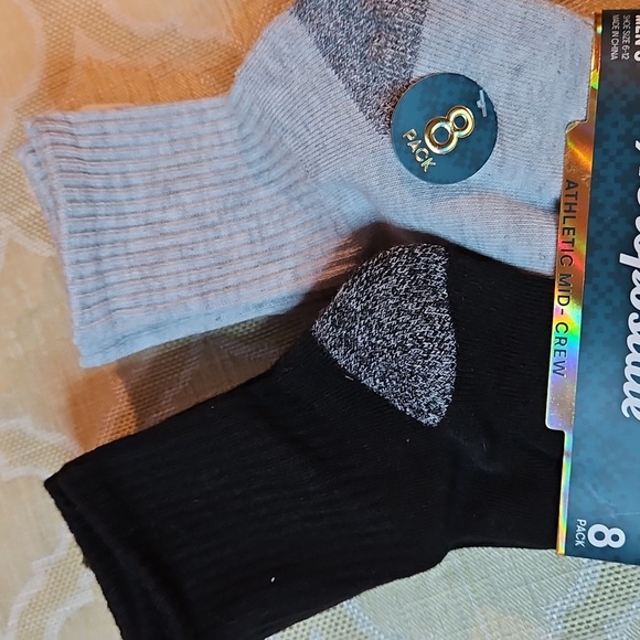 Men's NWT Aeropostle 8 Pair Black & Gray Reinforced Toe Mid Crew Socks Sz.9-12 - Picture 8 of 8